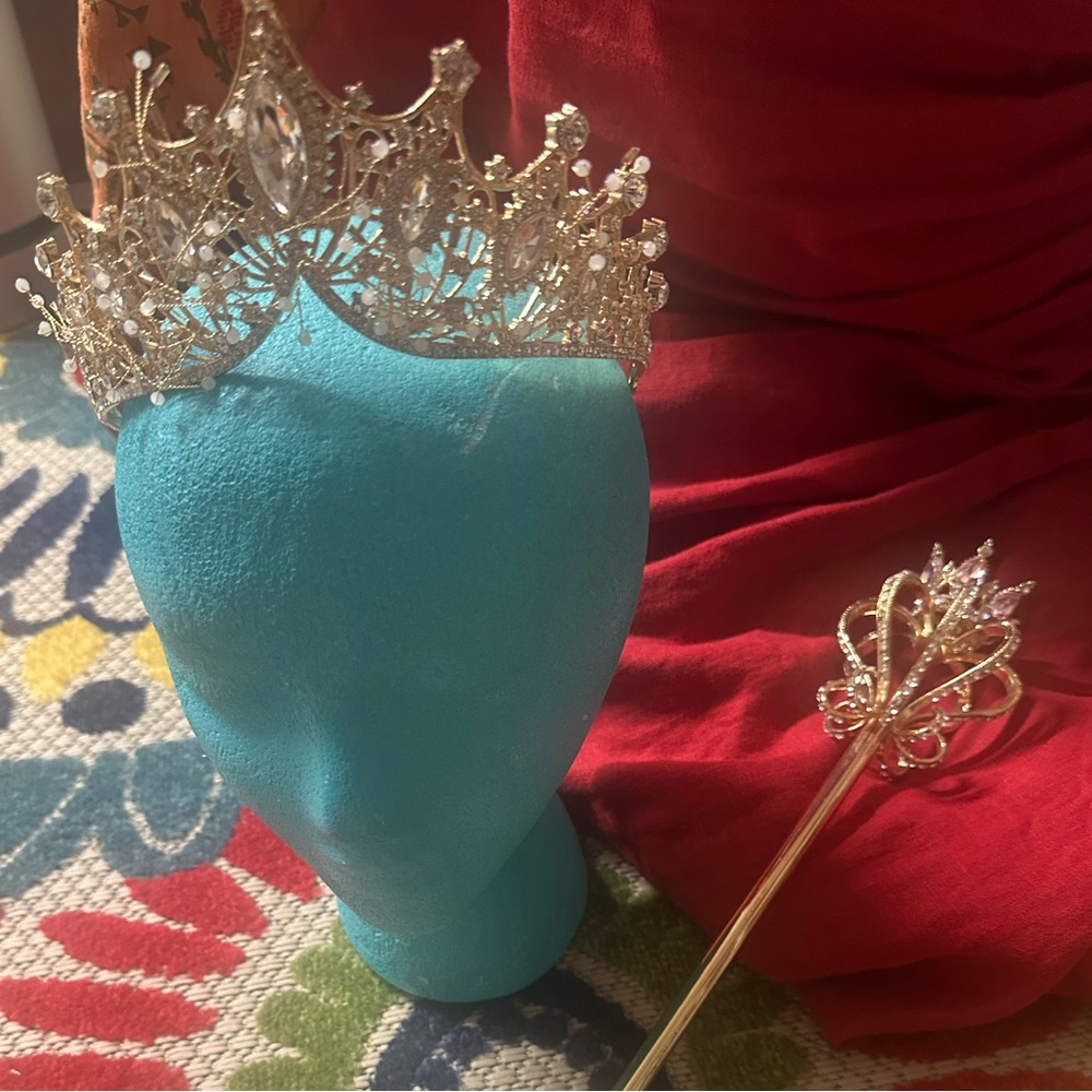 Elegant Gold Tiara and Scepter/Staff Set
